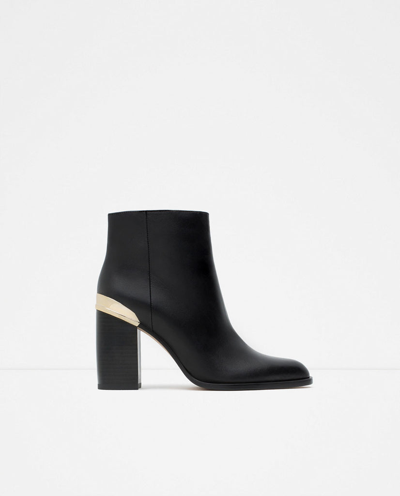 BLOCK HEEL LEATHER ANKLE BOOTS WITH GOLDEN PLAQUE