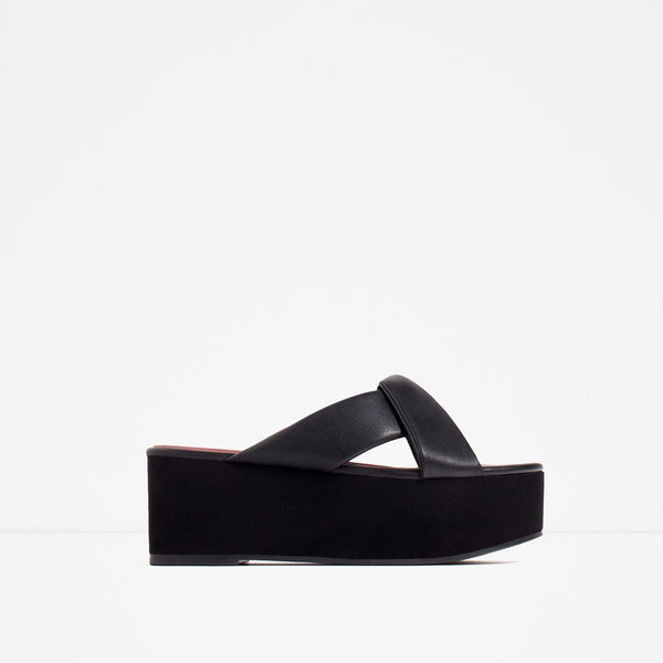 PLATFORM SANDALS WITH CROSSOVER STRAPS